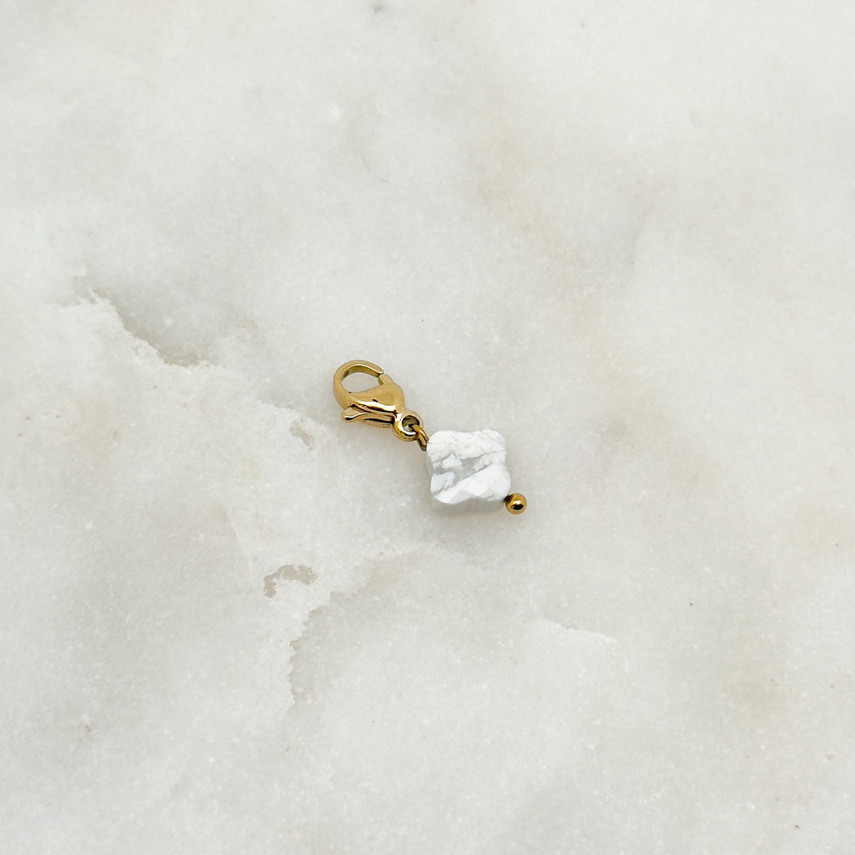 Charm Trèfle Blanc Howlite
