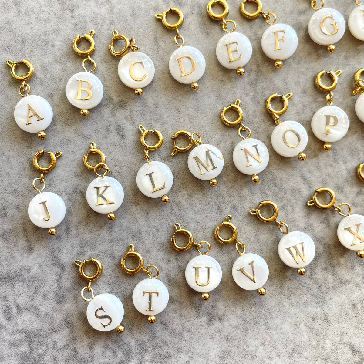 Charms lettres initiales nacre