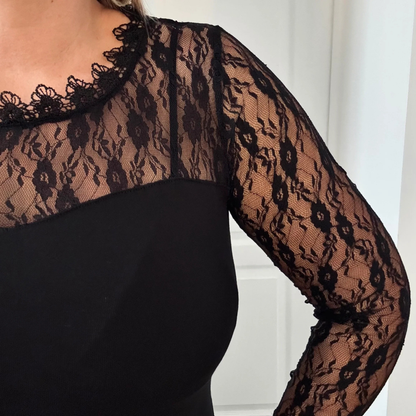Body noir à dentelle – manches longues