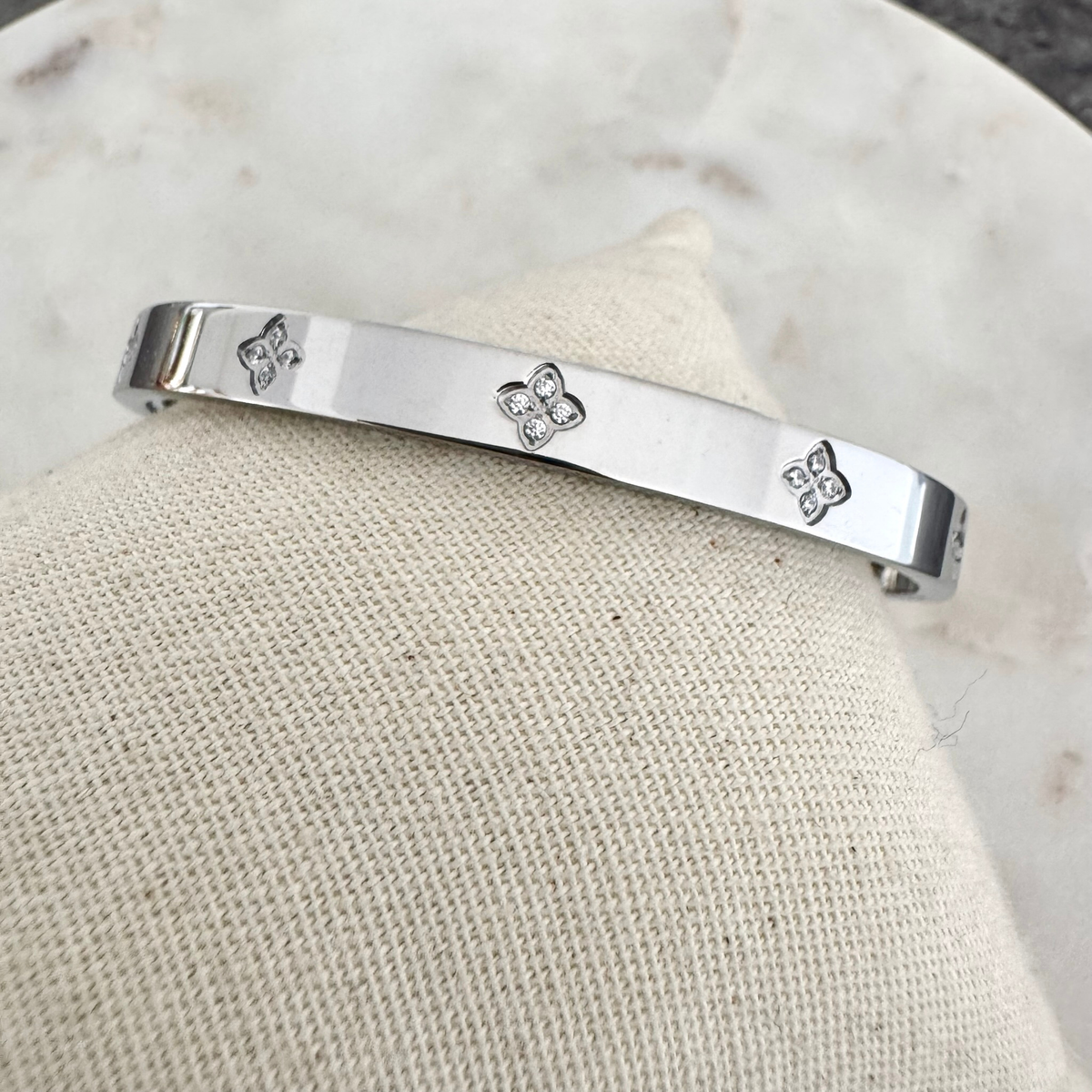 Bracelet jonc Livia argenté