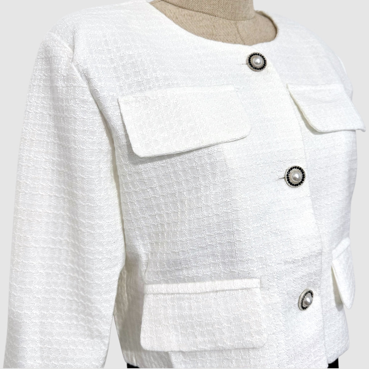 Veste courte style tweed – chic intemporel