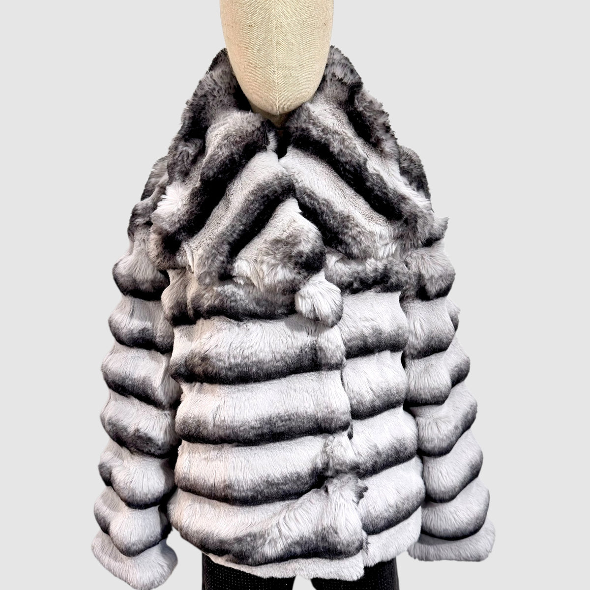 Manteau fausse fourrure