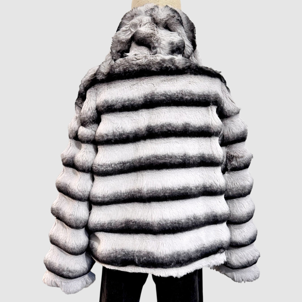 Manteau fausse fourrure
