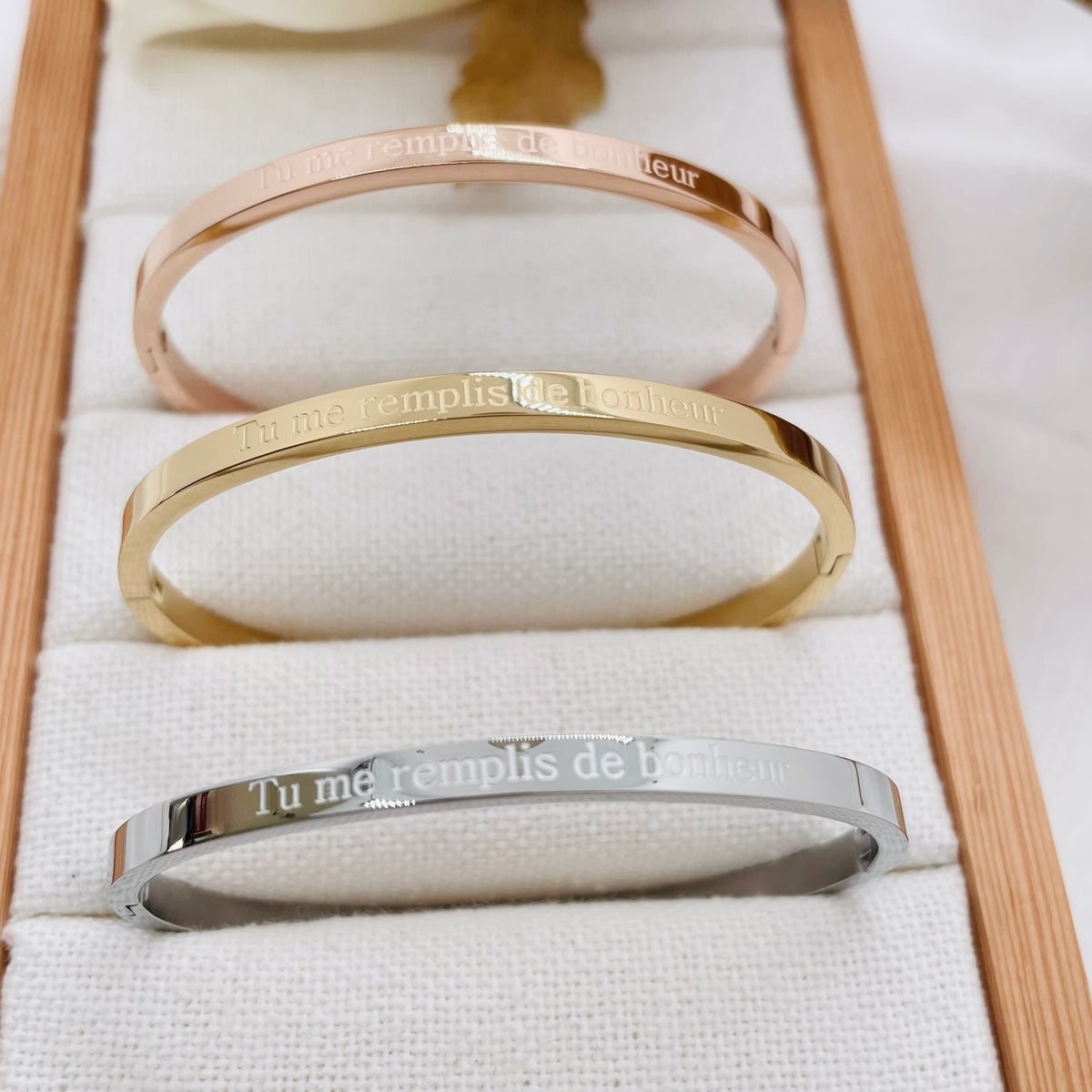Bracelet message "TU ME REMPLIS DE BONHEUR "