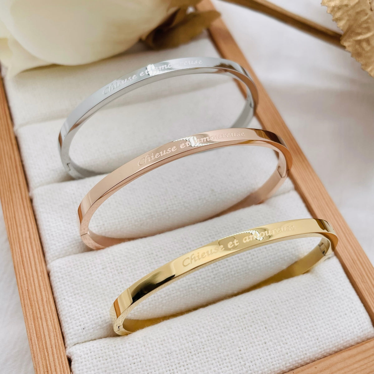 Bracelet message "CHIEUSE ET AMOUREUSE"