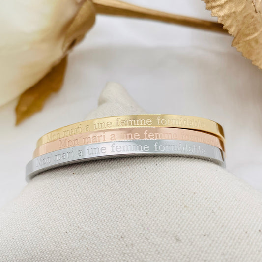 Bracelet message "MON MARI A UNE FEMME FORMIDABLE"